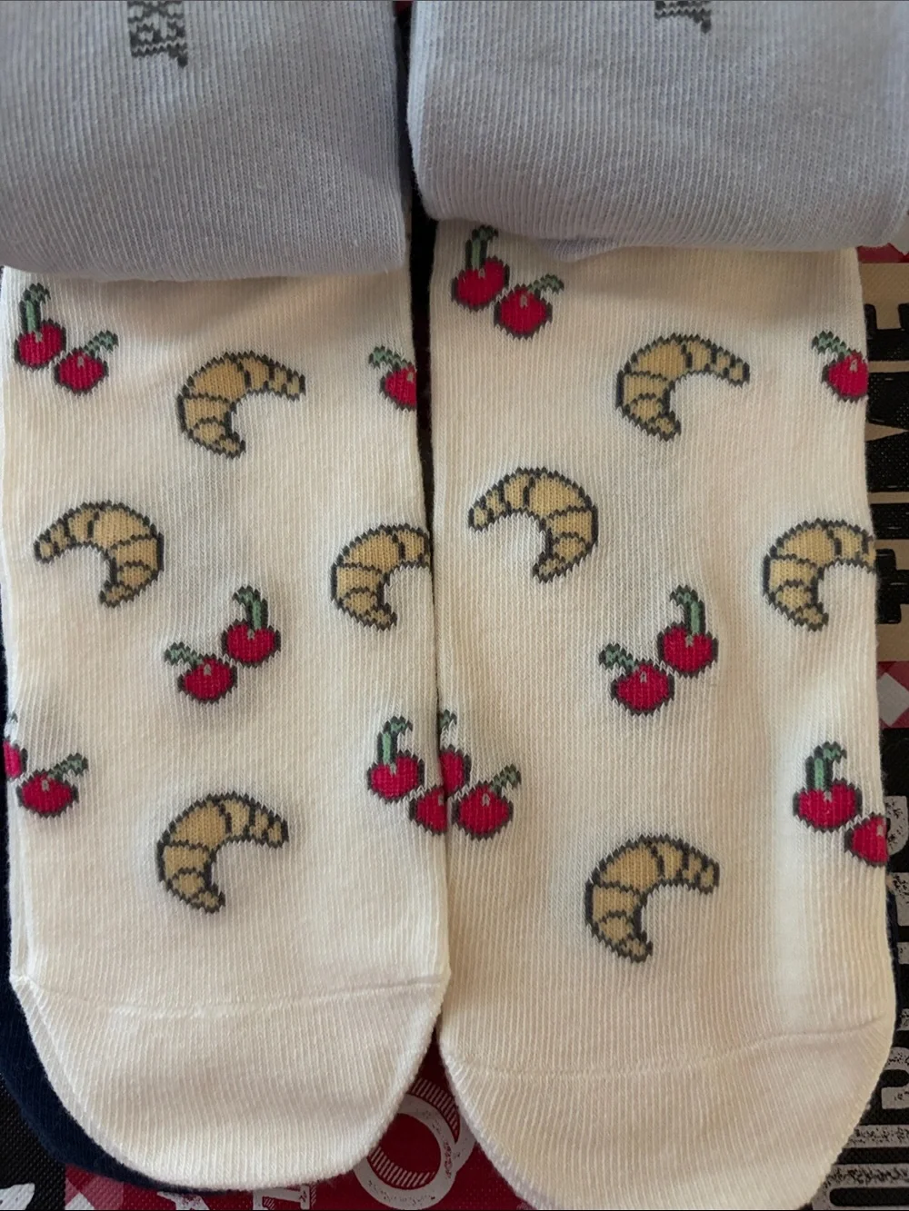 1 Disney remy ratatouille Womens Trainer Socks size 4-7 or 8-10